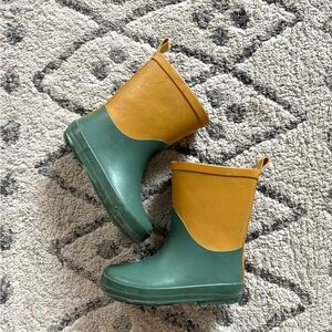 Colorblock rain boots